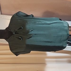 Banana Republic *Gorgeous Sleeveless Blouse With Tie size M Deep Green